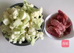 Illustration of how to make organic cauliflower fried meat slices 2