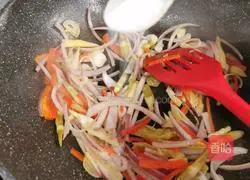 Sour bamboo shoots and cuttlefish larvae Practice illustration 7