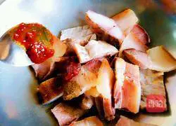 Illustration of double steaming cured meat 9