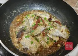 Braised Illustrations of how to make hairtail 10