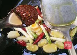 Illustration of how to stir-fry razor clams 6