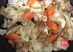 Illustration of how to cook twice-cooked pork with cabbage 10