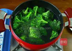 Illustration of how to make beef stir-fried vegetables 5