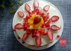 Strawberry Cream Cake Recipe Illustration 6