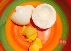 Illustration of how to make simple potato salad balls 4