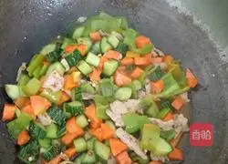 Illustration of how to make stir-fried pork slices 8