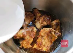 #Northeast#Illustration of how to stew sauerkraut with big bones 8