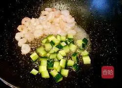 Illustration of how to make cashew nut shrimps 6