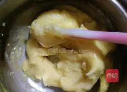 Illustration of how to make elegant swan puffs 4