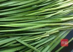 Illustration of how to make sea sausage, egg and leek box 1