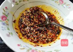 Illustration of how to make garlic white meat 7