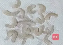 Illustration of how to make scrambled eggs with shrimps 2