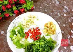 Illustration of how to make spicy ginger and scallion pancake 3