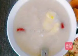 Illustration of how to nourish glutinous rice with wolfberry and lily 12