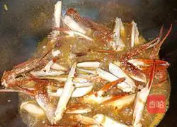 Illustration of how to make Hunan style aftertaste crab claws 6