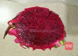 Illustration of how to make dragon fruit cream cake rolls 13