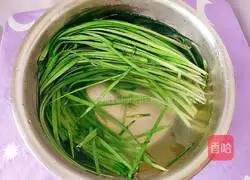 Illustration of how to make fried leeks with shrimps 5