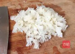 Illustration of how to make rock sugar, tremella and lotus seed soup 2