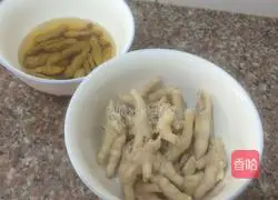 Illustration of how to make pickled pepper and chicken feet 8