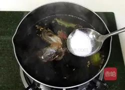 Illustration of how to make brown sugar tea eggs 7