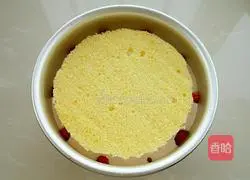 Illustration of how to make six-inch strawberry mousse 14