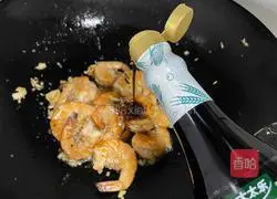 The garlic is so delicious that it licks the plate.Illustration of how to make shrimp 6