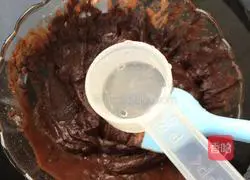 Chocolate Cake (6 Inch) Recipe Illustration 7