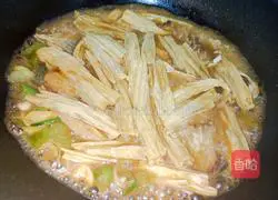 Illustration of how to cook pomfret with yuba 11