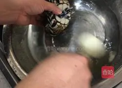 Illustration of homemade crab pot 5