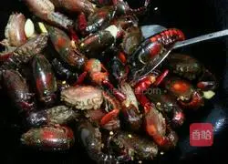 Illustration of how to make spicy fried lobster 4