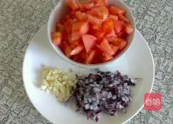 Illustration of making homemade pizza sauce 2