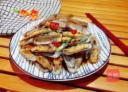 Illustration of how to cook razor clams in sauce 6