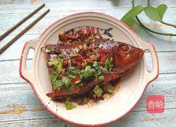 Illustration of how to cook fish stewed with bean curd 1