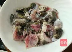 Illustration of how to stir-fry spicy bullfrog 1