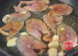 Garlic Mackerel Recipe Illustration 7