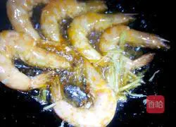 Illustration of braised prawns in oil 5