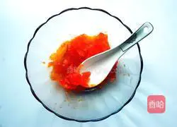 Illustration of how to make roasted Haihong with egg yolk 4