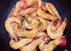 Illustration of braised prawns in tomato sauce and oil 10