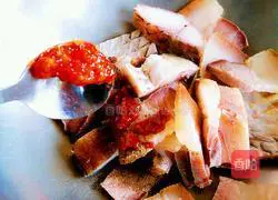 Illustration of Double Steaming Cured Meat 10