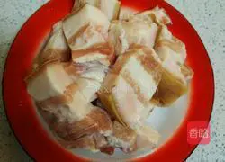 Illustration of how to make braised pork 1