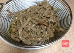 Illustration of how to cook beef with wild pepper 7