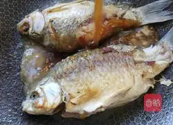 Illustration of Braised Crucian Carp 7