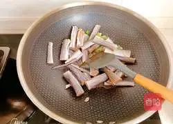 Illustration of how to make cabbage stewed with dried eel 10