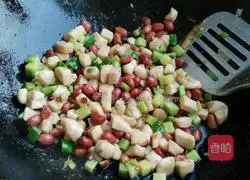 Illustration of how to make Kung Pao Chicken (improved version) 4