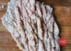 Illustration of how to make minced pumpkin shreds 4