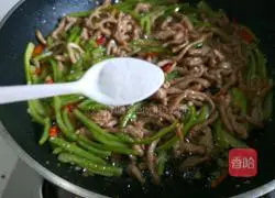 Xinwen Gourmet Shredded Pork with Spicy Pepper Illustration 14