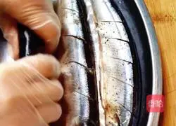 Illustration of how to make lemon-flavored saury 2