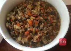 Illustration of how to make egg glutinous rice rolls 5