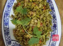 Illustration of Spicy Minced Pork and Pickled Beans 7