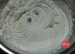 Strawberry Cream Cake Recipe Illustration 2